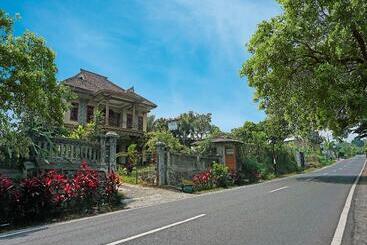 Spot On 91527 As-sakinah Homestay Syariah