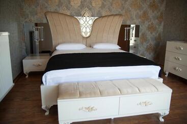 ベッドアンドブレックファースト Neba Royal