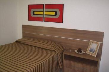 فندق Biarritz Hplus Long Stay