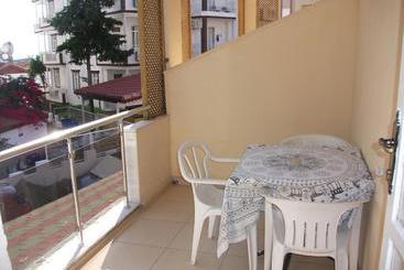 هتل Delphin Apart