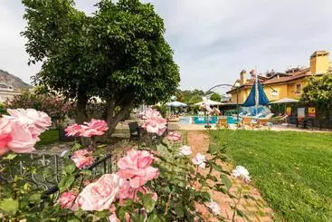 Hotelli Dedeminn Garden