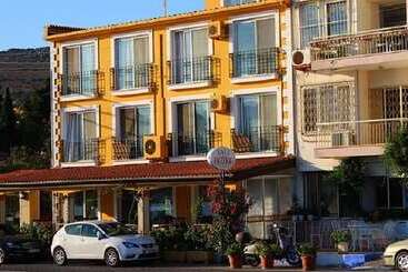 בית מלון כפרי Foca Yali