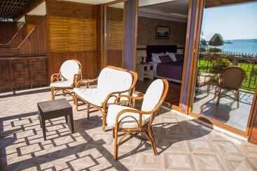 Hotel Phellos Suites