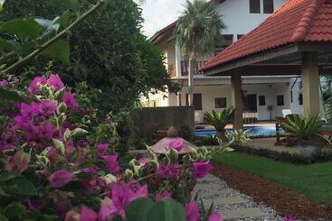 Bed and Breakfast Lyndale Lodge