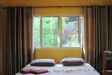 Jj Beach Resort & Jj Seafood