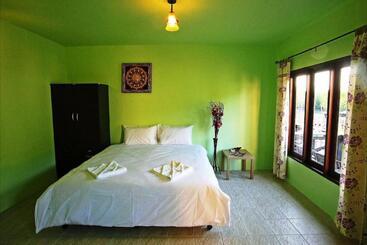 אתר נופש Pp Red Tuna Hut