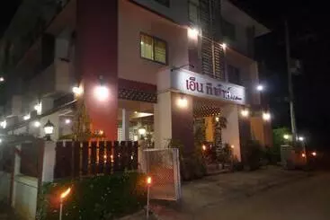 تختخواب و صبحانه Nt House