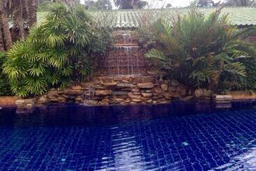 בית מלון כפרי Garden Resort