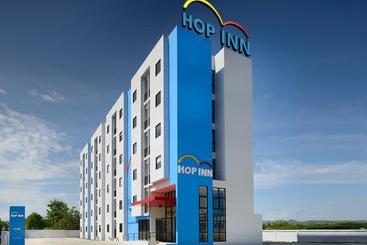 هتل Hop Inn Sakon Nakhon