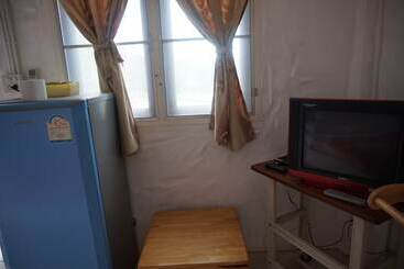 בית מלון כפרי Whiterock Resort Pakchong