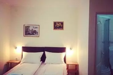 تختخواب و صبحانه Sobe Zeravica Sremski Karlovci