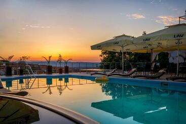 هتل Tami Residence