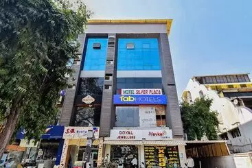Hotel Fabexpress Silver Plaza