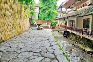 בית מלון כפרי Kubuku Ubud Villas