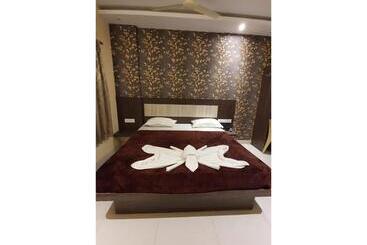 Mor Hotel Home Town Lift Wifi With Restaurant Facilities Near Temple & Golden Beach Best Selling