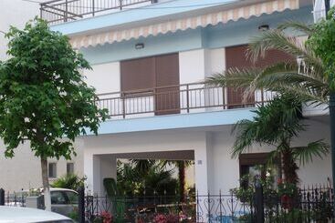 アパートメント Antique The