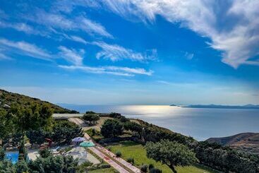 Жильё для туристов Green Island Resort Kea