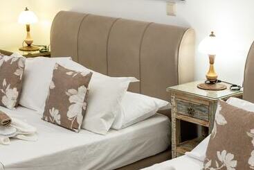 هتل Panos Studios