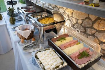 ホテル Thealos Village