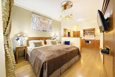 هتل Castle View Apartments