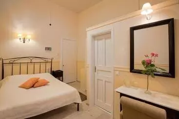 Hôtel Omorfi Poli