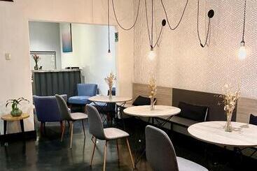 Отель The Lot Boutique