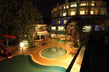 Hotel Biji's Hill Retreat