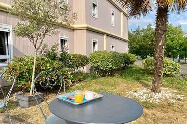 فندق Kyriad Direct Orleans   La Chapelle St Mesmin