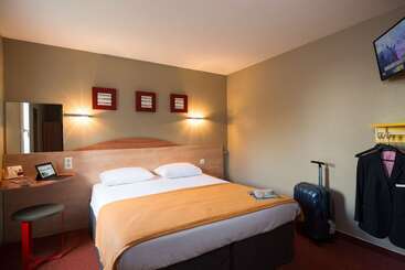 Hotel Kyriad Direct Orleans   La Chapelle St Mesmin