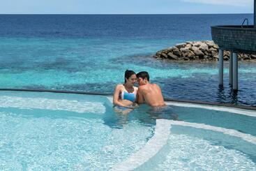 The St. Regis Maldives Vommuli Resort