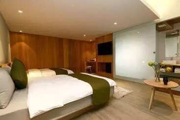 تختخواب و صبحانه Ii 1979 Bed&breakfast