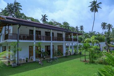 Turistlägenheter Hikka Resort