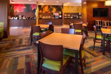 هتل Fairfield Inn & Suites By Marriott Akron Stow