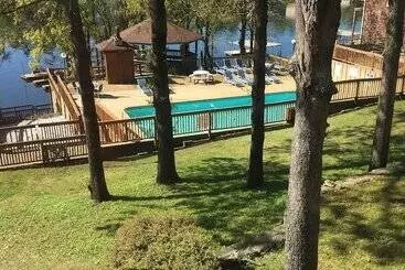 ホテル The Wharf Resort