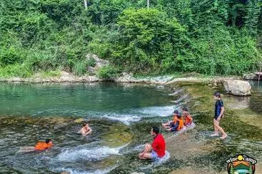 Pensão บ้านพักไวน์แคมป์ รีสอร์ท
