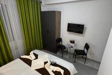 هتل کپسول Happiness Hostel