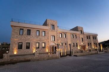 هتل Uçhisar Premium