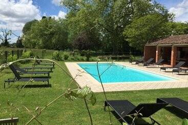 Bed and Breakfast Domaine Du Buc, Le Chateau