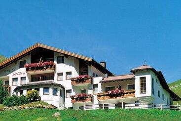 Soliva Hotel & Apartments