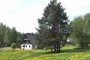Majatalo Penzion Pod Lesem