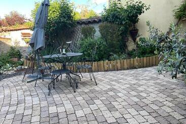 مبيت وإفطار La Maison D Ivona