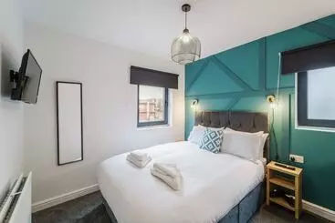 Deluxe Studio Apartments