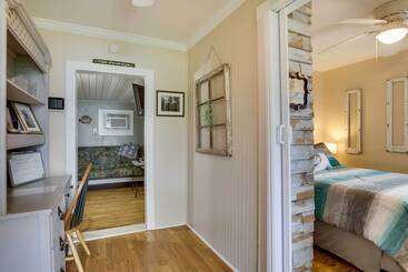 별장 Golden Meadow Getaway: Patio, Grill, And Kayaks!