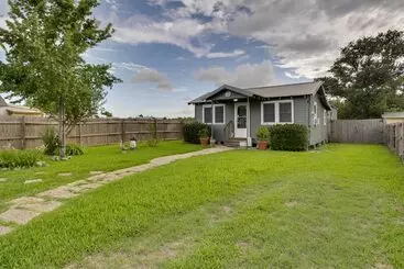 Mökkimajoitus Golden Meadow Getaway: Patio, Grill, And Kayaks!