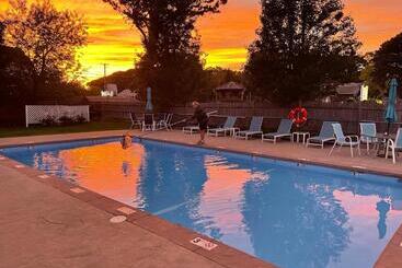 호텔 The Escape Inn