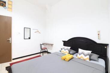 Mador Malang Dorm Hostel