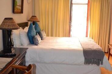 Majatalo La Paix Guesthouse