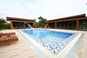 آپارتمان‌های توریست‌ها Kenting Four Season Villa