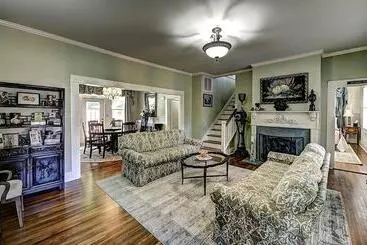 The Good House B&b