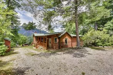 Mökkimajoitus Cashiers Cabin W/ Stunning Views Near Waterfalls!